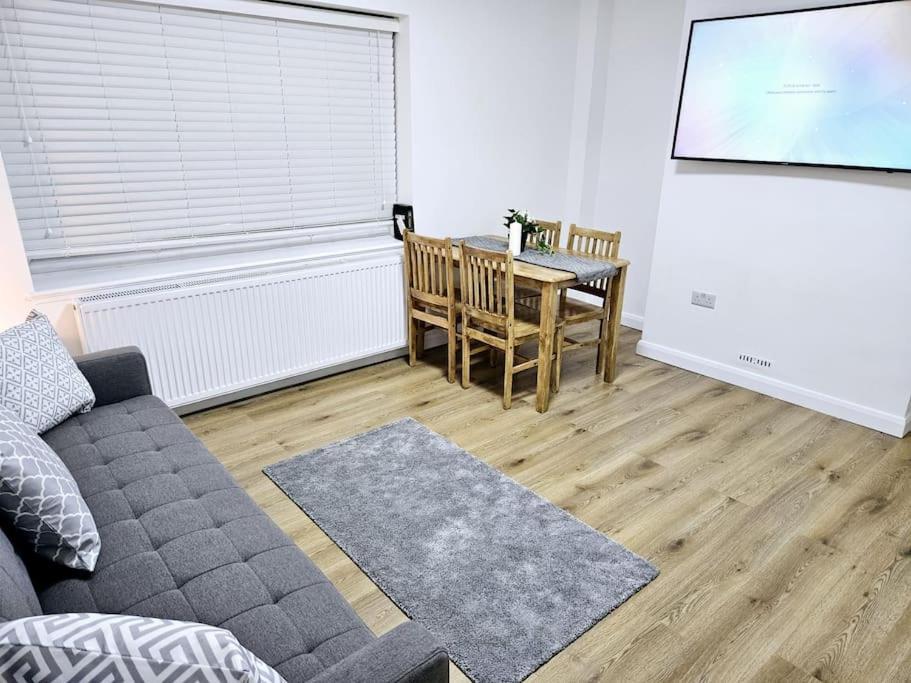 Wonderful Apartment In Wembley Londyn Zewnętrze zdjęcie