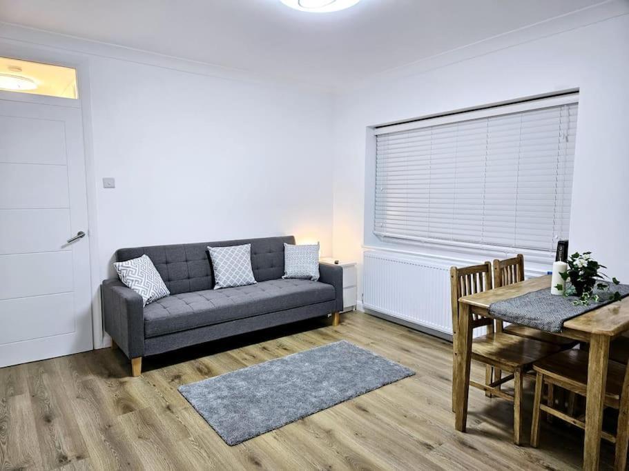 Wonderful Apartment In Wembley Londyn Zewnętrze zdjęcie