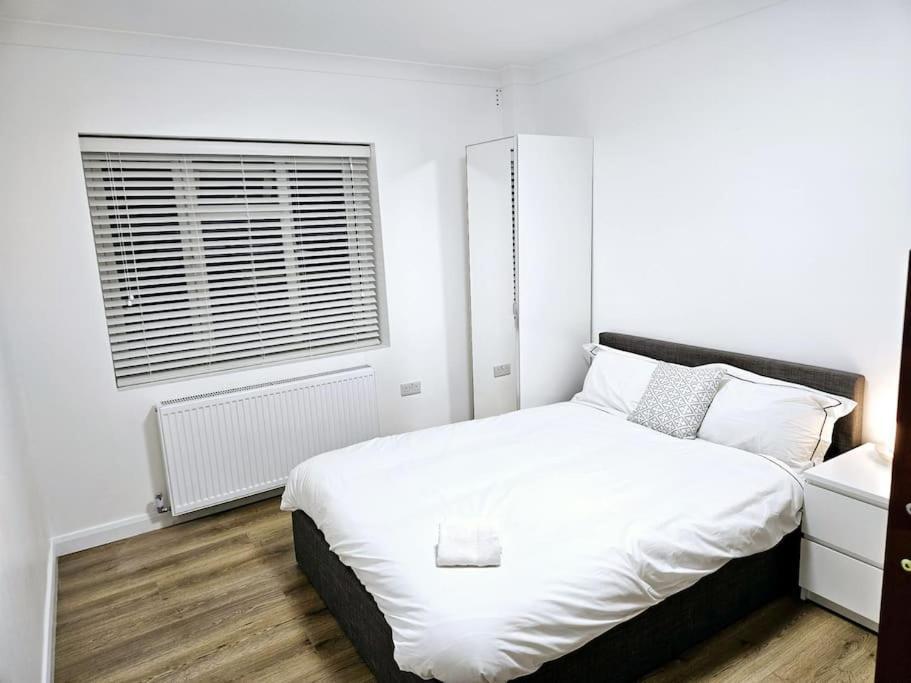 Wonderful Apartment In Wembley Londyn Zewnętrze zdjęcie